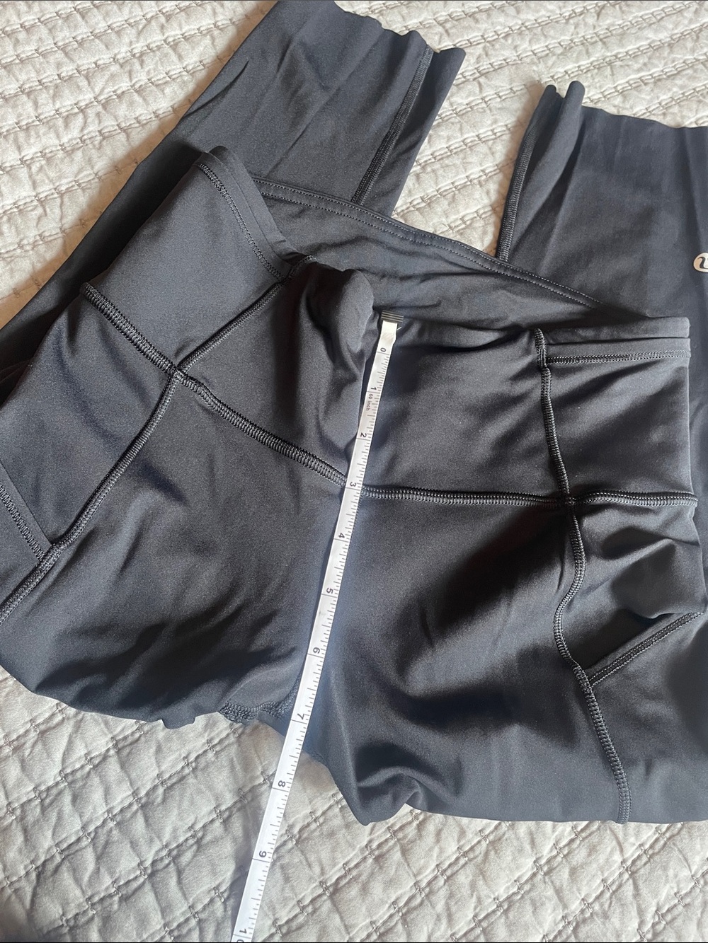 Lululemon Athletics Cropped Leggings 4 - Picture 5 of 8